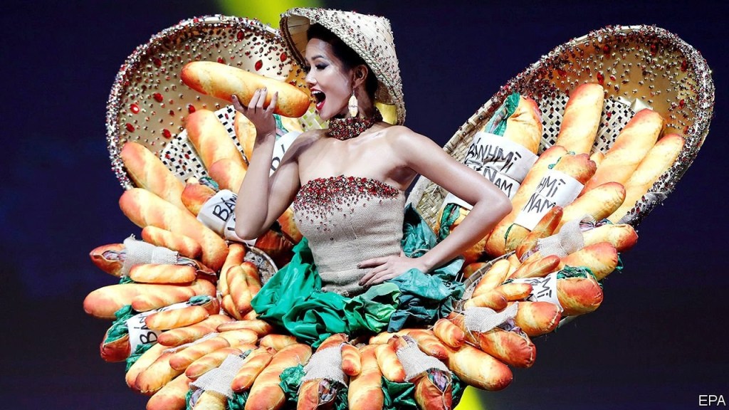 H’Hen Nie, Miss Vietnam 2018 wore bánh mì as her Miss Universe national costume.